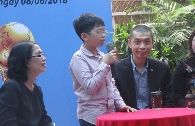 Một cậu bé Việt Nam được ra sân trong trận chung kết World Cup 2018 - ảnh 2