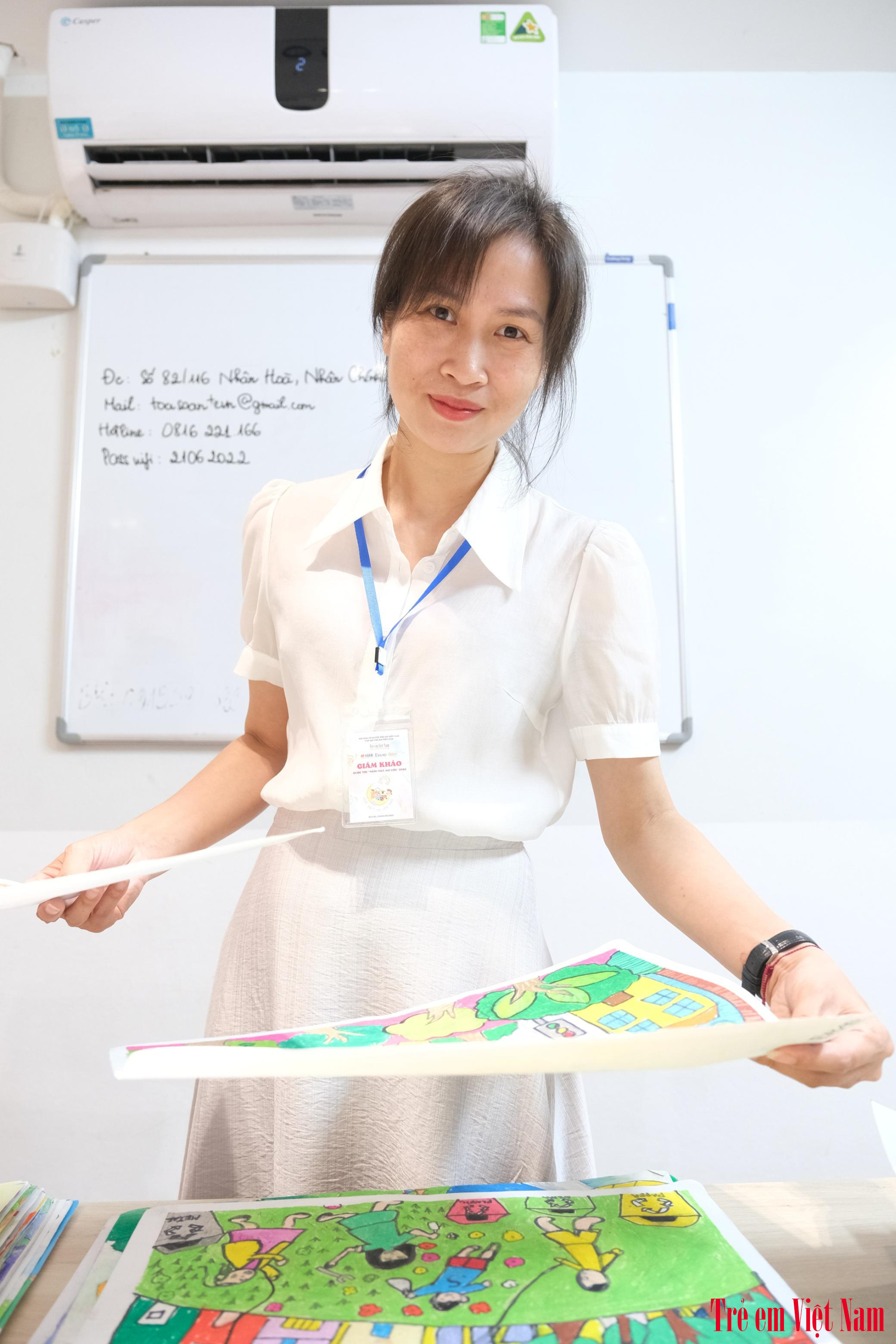 Giám khảo Trần Thị Xuân Mai (Trường Tiểu học Hương Sơn - TP Thái Nguyên) DSCF1331