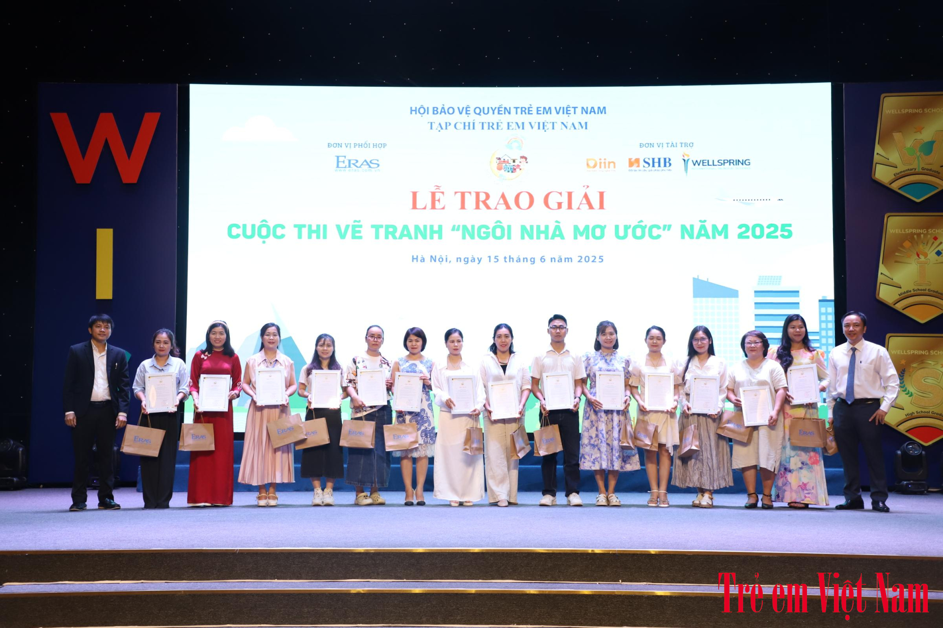 Ban tổ chức cũng vinh danh và có lời cảm ơn đến các thầy cô giáo là Giám khảo cuộc thi vòng sơ khảo. Ảnh: BTC IMG_5218