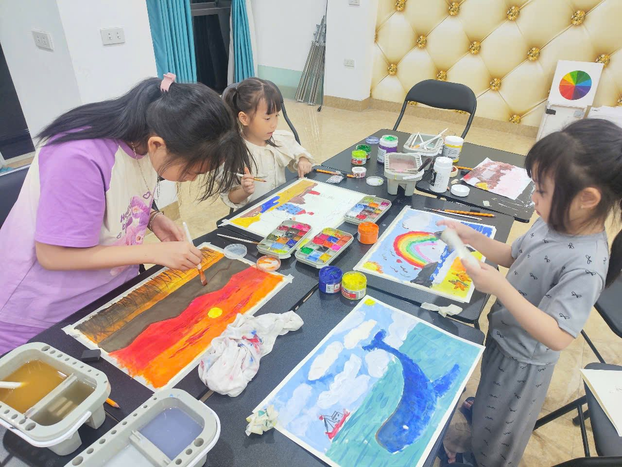 Việc học năng khiếu trở nên hiệu quả hơn khi trẻ là người lựa chọn, không phải là người “gánh” kỳ vọng. (Ảnh: Đinh Hồng) nh 2