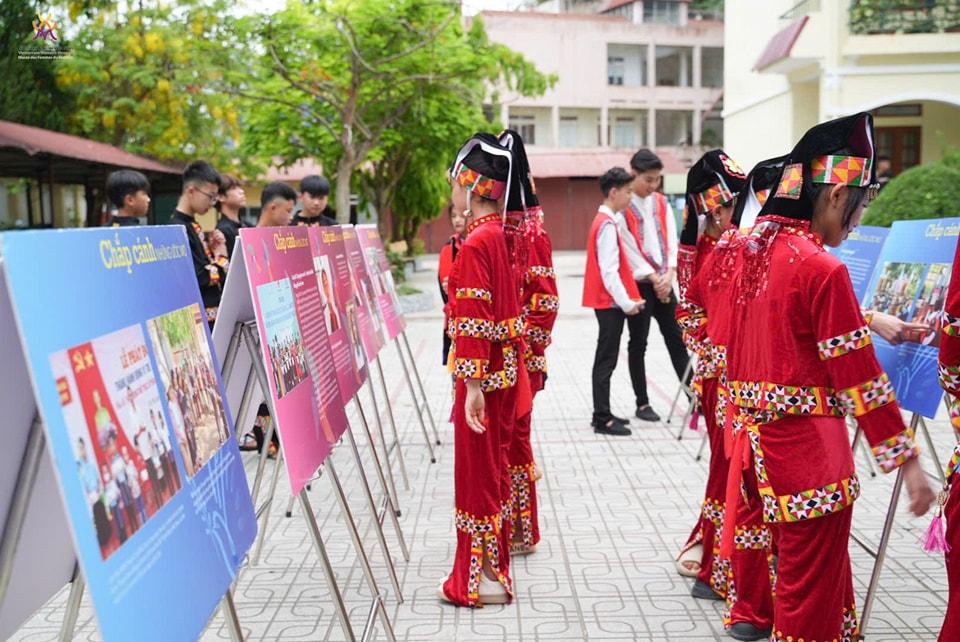 Triển lãm 500537472_128168577396189