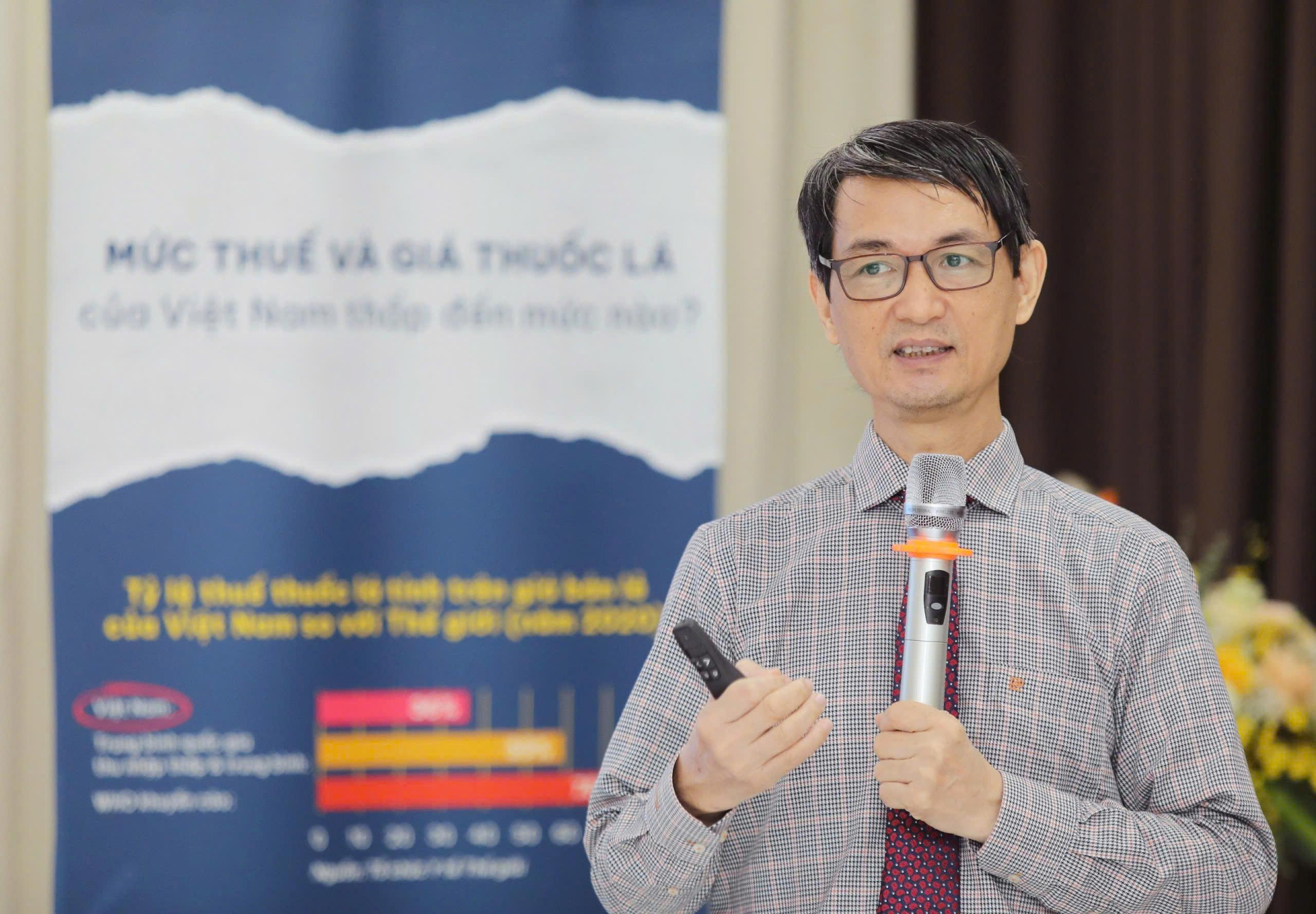 Th.S. BS Nguyễn Tuấn Lâm, Tổ chức Y tế thế giới cho biết, một trong những nguyên nhân chính khiến cho tỷ lệ sử dụng thuốc lá giảm chậm là giá thuốc lá quá rẻ, do thuế thuốc lá còn thấp. z6666674106683_e0cf016a13c5166c2f6f569c4714ed51