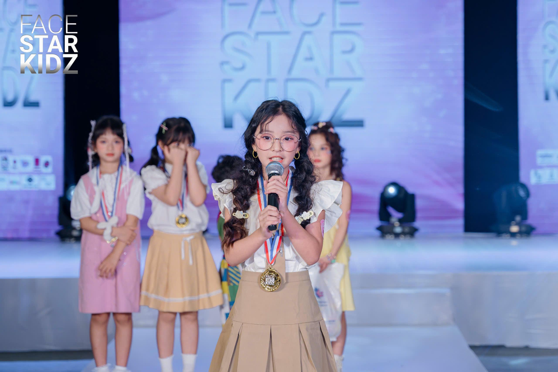 Quán quân Face Star Kidz 2025 - Nguyễn Bảo An gửi lời cảm ơn tới người mẹ của mình vì mẹ đã luôn đồng hành cùng em trong suốt hành trình tham gia nghệ thuật. z6850242093065_d8d766d1d7bcfb57770fe8acb56a9f5b