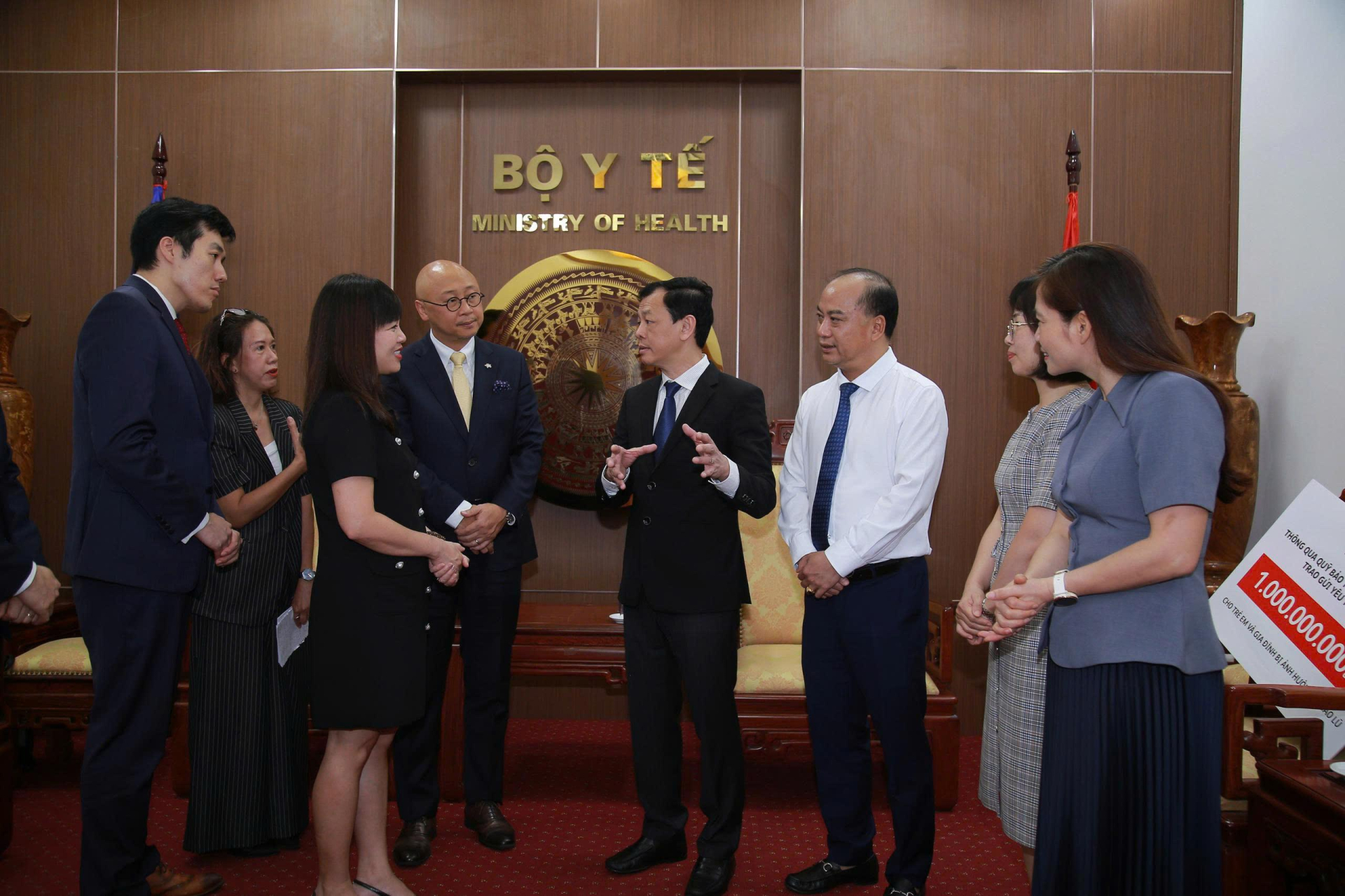 z7125033376103_60d69f747978a223f5e1ab9bb73b7066