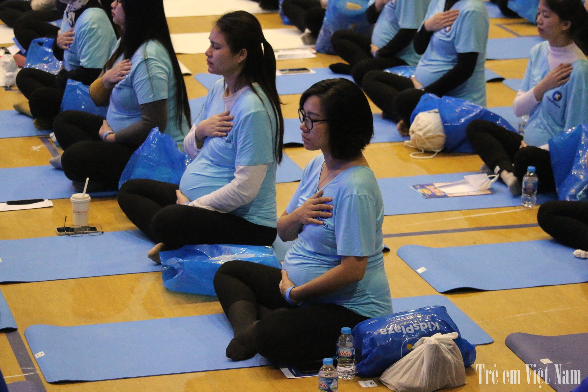 800 mẹ bầu đồng diễn Yoga truyền cảm hứng, lập kỷ lục Việt Nam 5