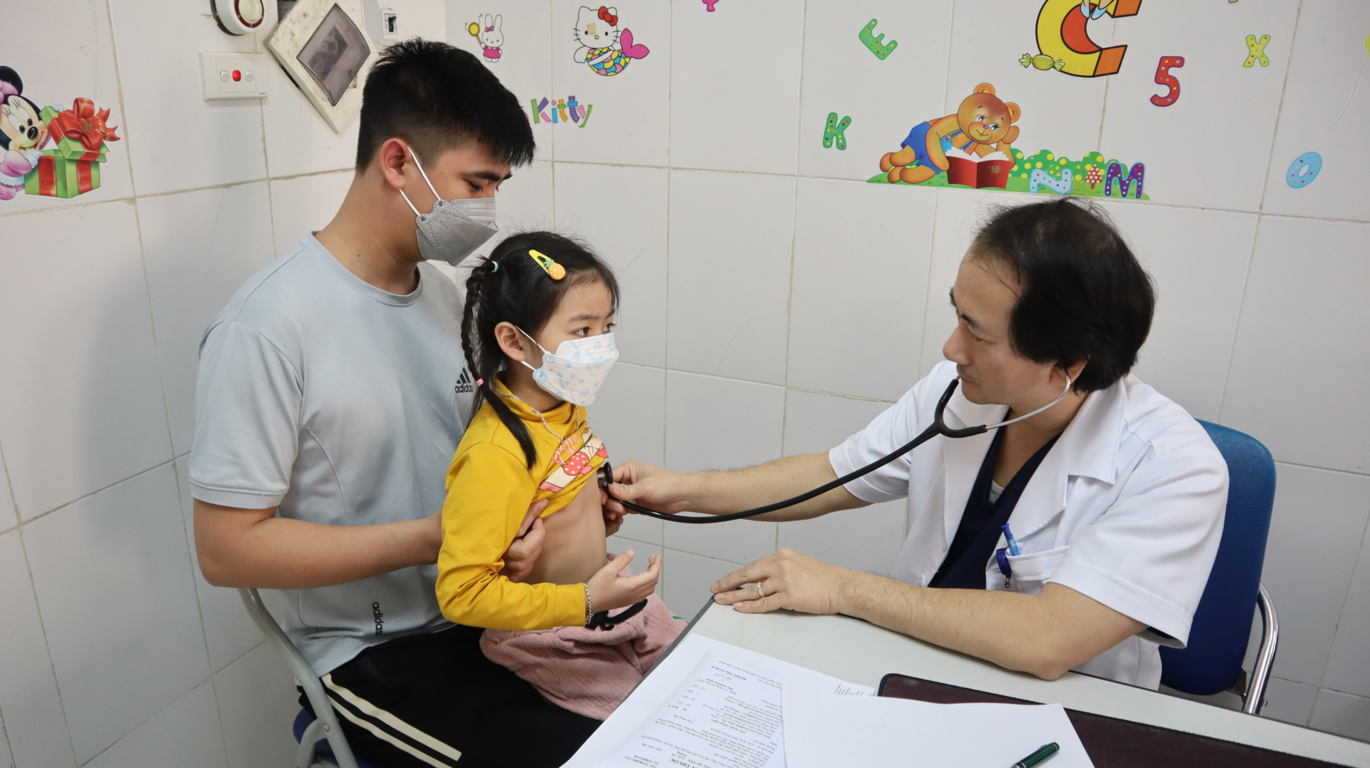 Bác sĩ Trần Trí Bình, PGĐ Bệnh viện Đa khoa huyện Phú Xuyên: “Chúng ta làm tất cả vì đam mê, nhiệt huyết của mình mục đích để bệnh nhân khỏi bệnh”