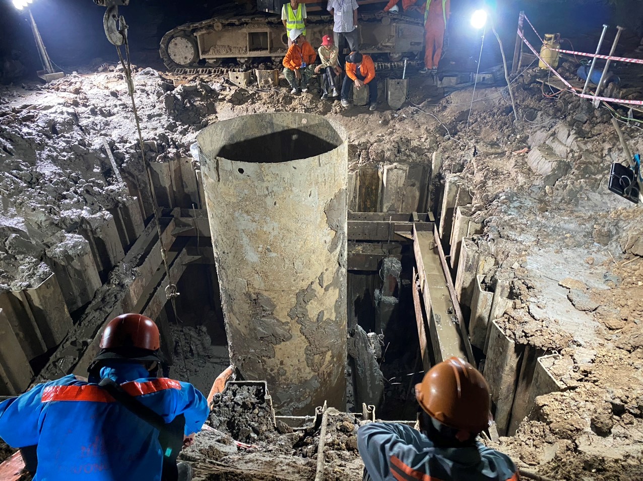 Hiện trường nơi bé Hạo Nam không may lọt xuống trụ bê tông sâu 35 m