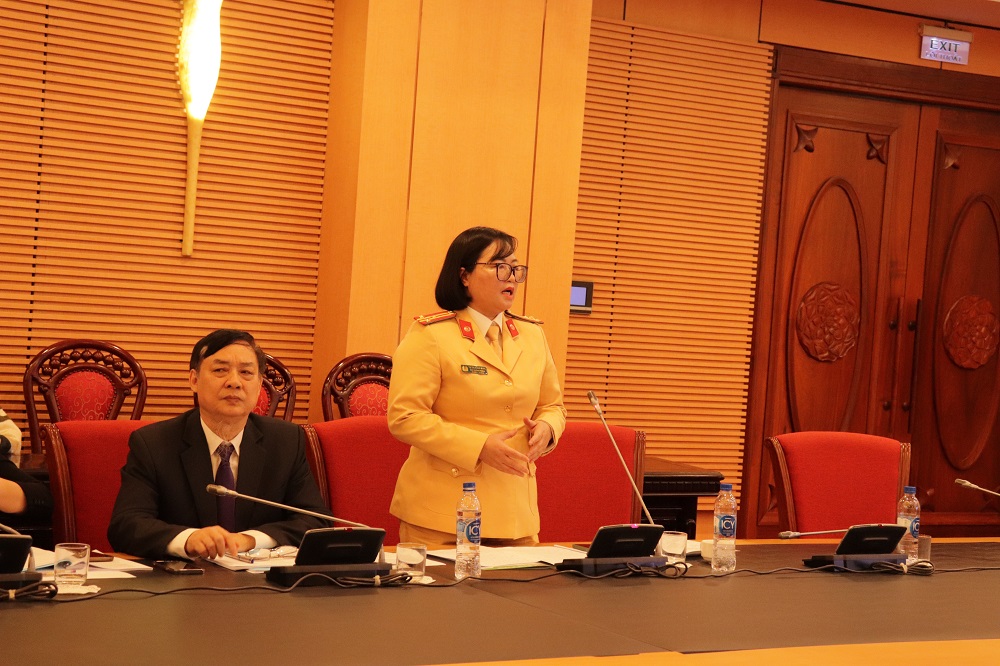  Bà Tạ Thị Hồng Minh – Phó trưởng phòng Cục Cảnh sát giao thông, Bộ Công an phát biểu tại buổi tọa đàm