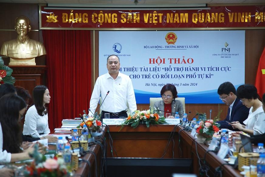 2. Ông Đinh Tiến Hải - Giám đốc Quỹ Bảo trợ trẻ em Việt Nam phát biểu tại Hội thảo