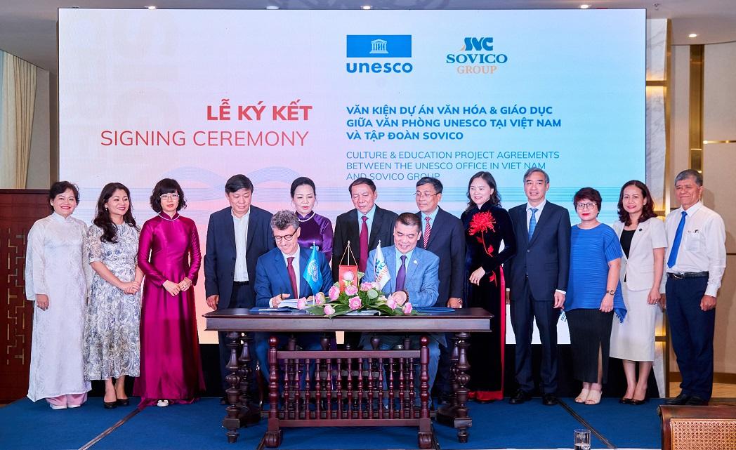 Lễ ký kết hợp tác của UNESCO và SOVICO triển khai dự án Xây dựng Trường học Hạnh phúc tại Việt Nam. 1