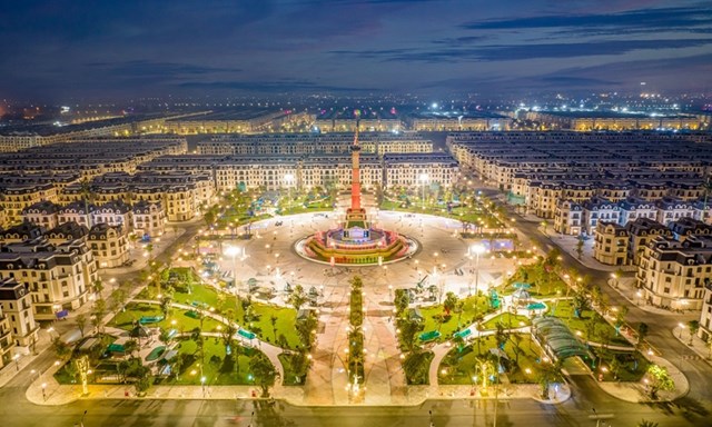 Quảng trường Kinh đô ánh sáng đậm chất Paris hoa lệ sẽ được khai trương đúng dịp nghỉ lễ bằng một siêu lễ hội kéo dài 5 ngày. 433