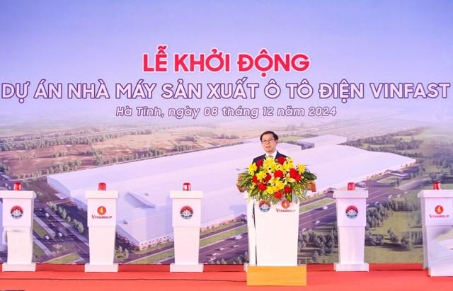 Ông Nguyễn Việt Quang - Phó Chủ tịch kiêm Tổng giám đốc Tập đoàn Vingroup chia sẻ nhà máy sản xuất ô tô điện tại Hà Tĩnh sẽ tạo ra nền tảng vững chắc cho một giai đoạn phát triển quan trọng và bùng nổ sắp tới của VinFast. s2