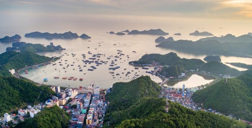 Đảo Cát Bà nhìn từ trên cao 22