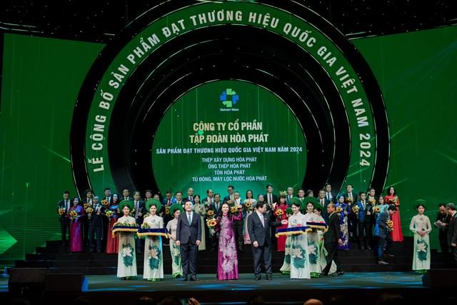 Hòa Phát nhận giải thưởng Thương hiệu quốc gia năm 2024 cho 5 dòng sản phẩm, trong đó có Máy lọc nước hoa-phat-3
