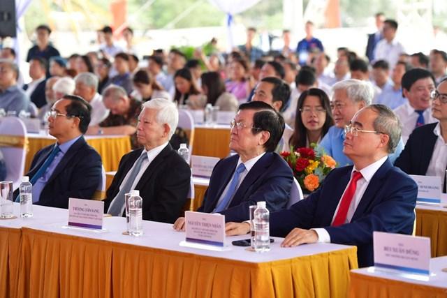 Sự kiện có sự tham dự của các vị Lãnh đạo và nguyên lãnh đạo cấp cao Đảng, Nhà nước, Chính phủ và TP HCM. 8