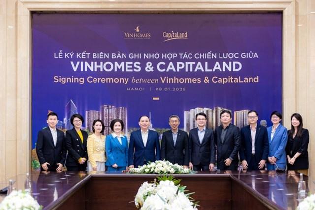 Lễ ký kết Biên bản ghi nhớ có sự hiện diện của ông Phạm Nhật Vượng - Chủ tịch Tập đoàn Vingroup, ông Jonathan Yap - Tổng Giám đốc CapitaLand Development (giữa), cùng các lãnh đạo hai bên A1