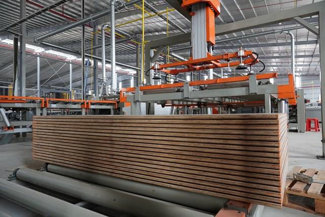 Hòa Phát đầu tư dây chuyền sản xuất ván hiện đại nhất Q2