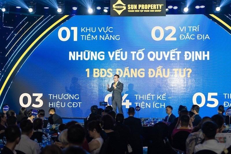 Đại diện chủ đầu tư giới thiệu về dự án - Ảnh Minh Anh. 4
