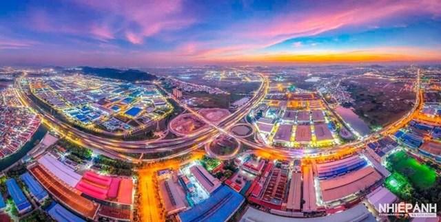 Với nhiều KCN, CCN lớn, Bắc Giang đang là nơi thu hút mạnh mẽ nguồn vốn FDI, giữ top đầu cả nước. 12