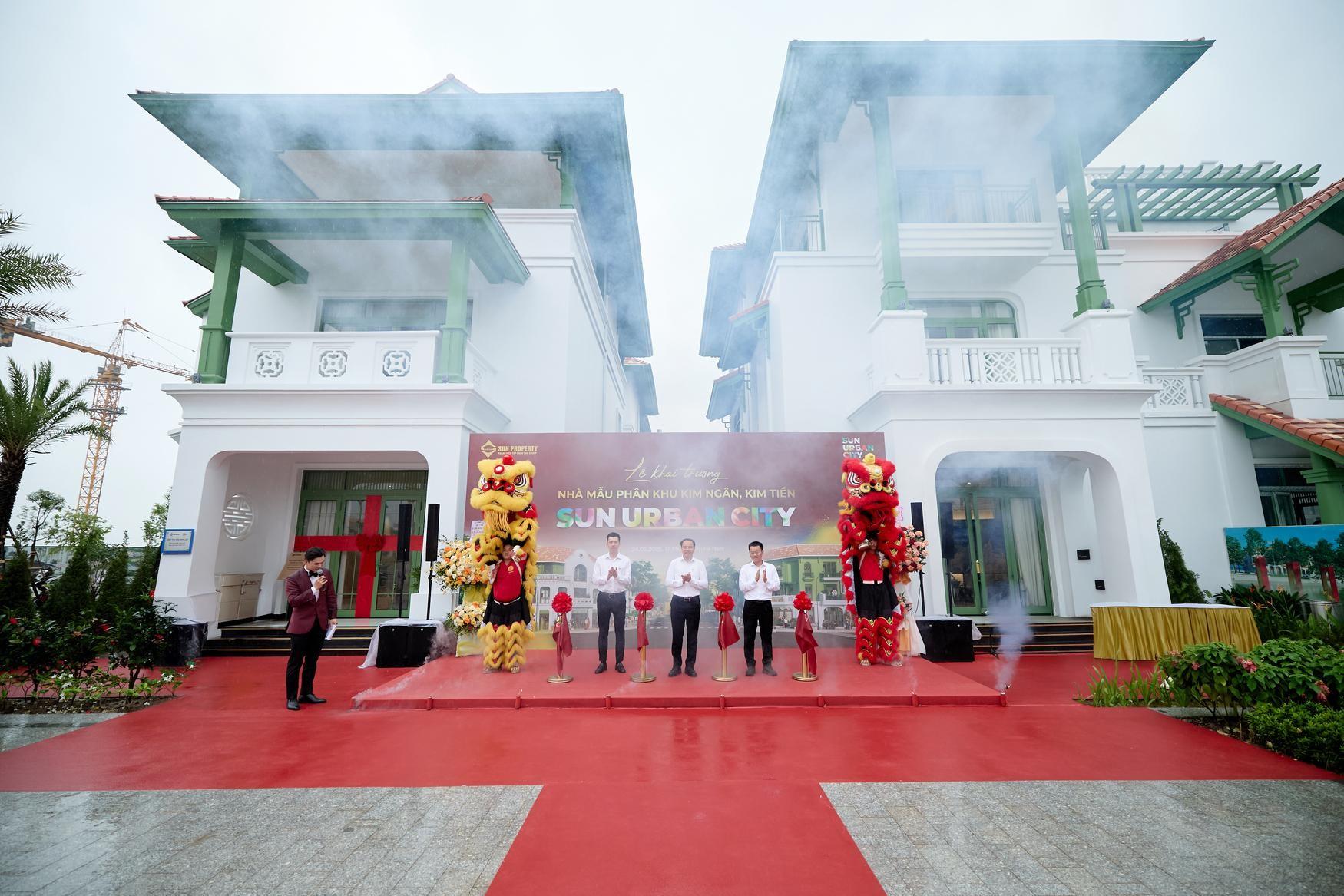 Lễ khai trương nhà mẫu phân khu Kim Ngân – Kim Tiền tại dự án Sun Urban City Hà Nam (Ảnh: Ánh Dương) 1