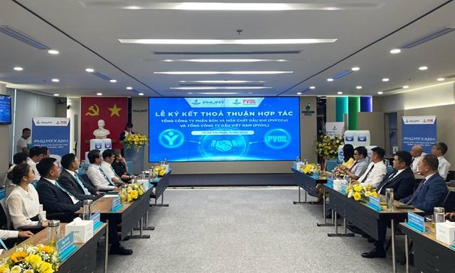 Toàn cảnh lễ ký kết Thỏa thuận hợp tác chiến lược giữa PVFCCo - Phú Mỹ và PVOIL. 6