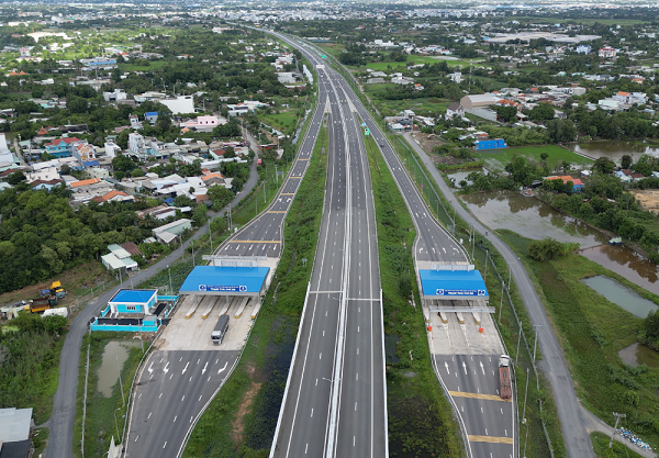 Điểm đầu cao tốc Bến Lức - Long Thành tại nút giao Mỹ Yên thuộc địa phận huyện Bến Lức, tỉnh Long An. Mik group