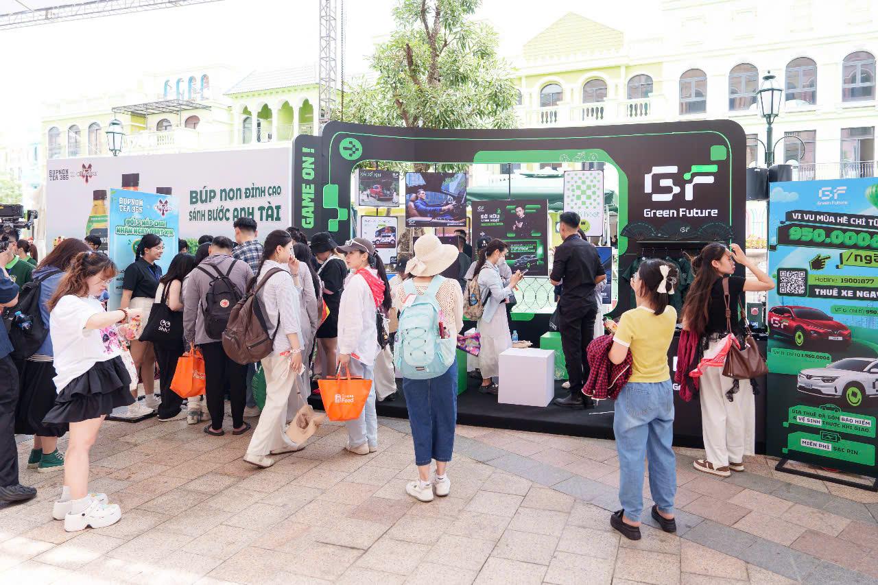 Check-in tại gian hàng của GF, các “Gai con” nhận được những phần quà cực xinh 8