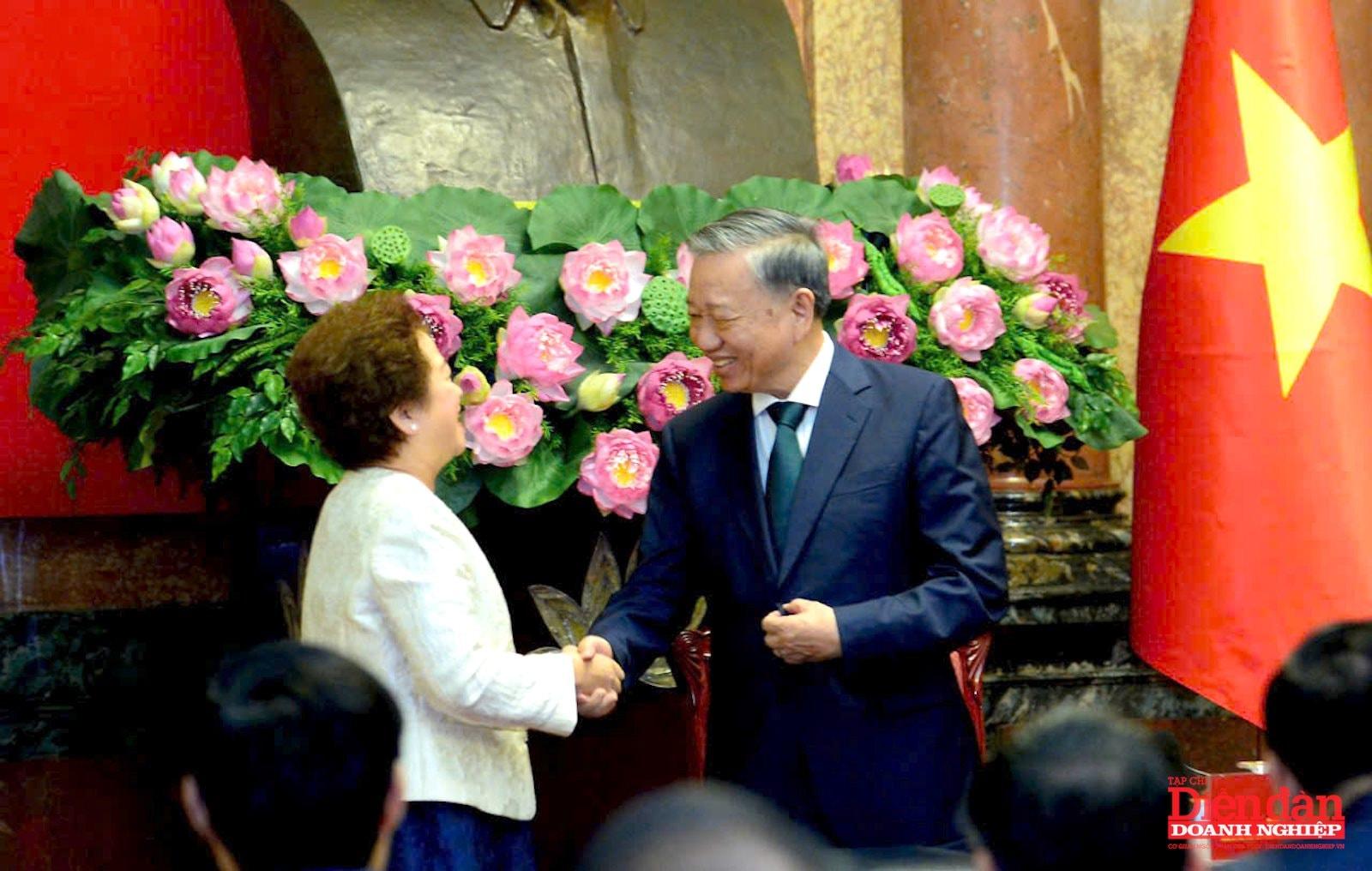 Bà Nguyễn Thị Nga, Chủ tịch Tập đoàn BRG cùng hơn 160 doanh nhân, doanh nghiệp tiêu biểu gặp gỡ Tổng Bí thư, Chủ tịch nước Tô Lâm nhân Ngày Doanh nhân Việt Nam. 88