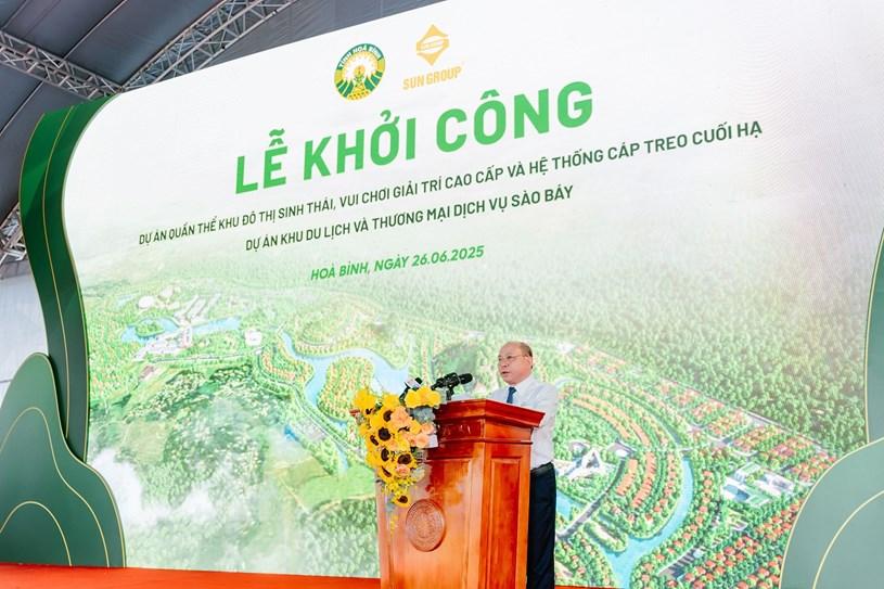 Ông Bùi Đức Hinh - Chủ tịch UBND tỉnh Hòa Bình - phát biểu tại sự kiện. 2
