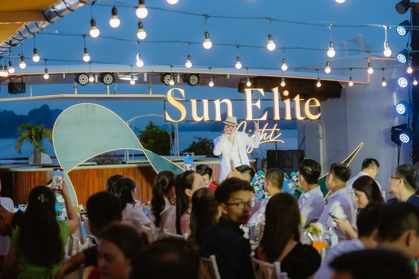 Những tiết mục nghệ thuật thăng hoa cảm xúc trong không gian Sun Elite Night. (Ảnh: Ánh Dương) q2