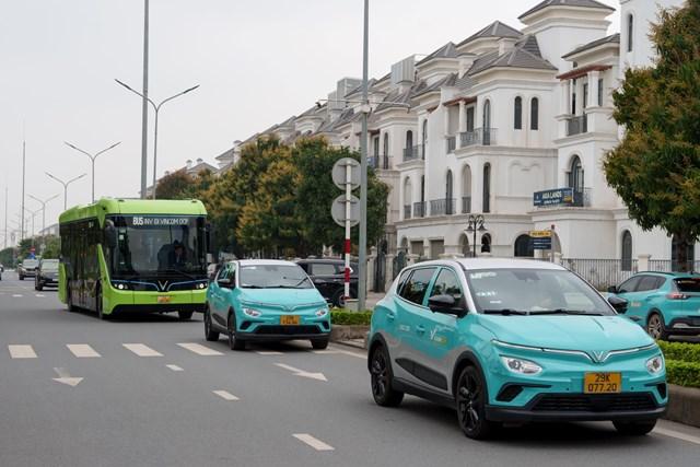 Trước những sức ép về chi phí, bảo trì và chính sách môi trường, xe điện đang trở thành hướng đi tất yếu của nhiều doanh nghiệp vận tải 12