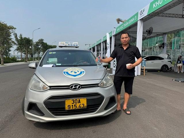 Anh Nguyễn Thái Vân mang chiếc i10 tới sự kiện để với mong muốn chuyển sang Limo Green vì chi phí sử dụng tiết kiệm. 77