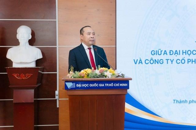 PGS.TS Vũ Hải Quân - Giám đốc ĐHQG-HCM - phát biểu tại lễ ký kết. 2
