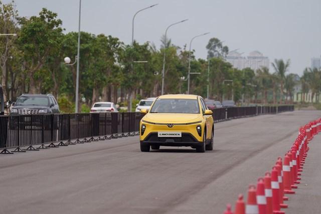 Limo Green đáp ứng nhu cầu sử dụng đa dạng của khách hàng cá nhân cũng như khách kinh doanh dịch vụ vận tải. 333