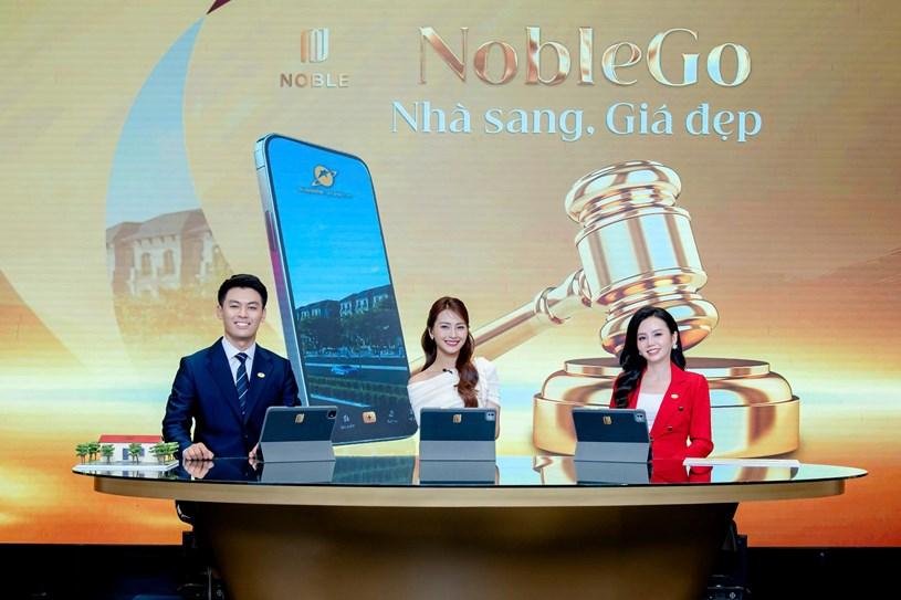 MC - Diễn viên Huyền Trang (giữa) ấn tượng với Sunshine Legend City - dự án đặc biệt phù hợp cho người trẻ hiện nay 32