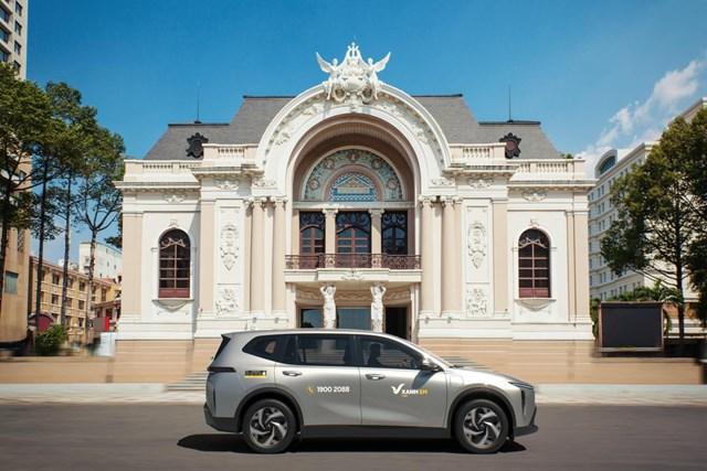 Dịch vụ taxi điện 7 chỗ mở rộng hệ sinh thái di chuyển thuần điện của Xanh SM xanh-sm