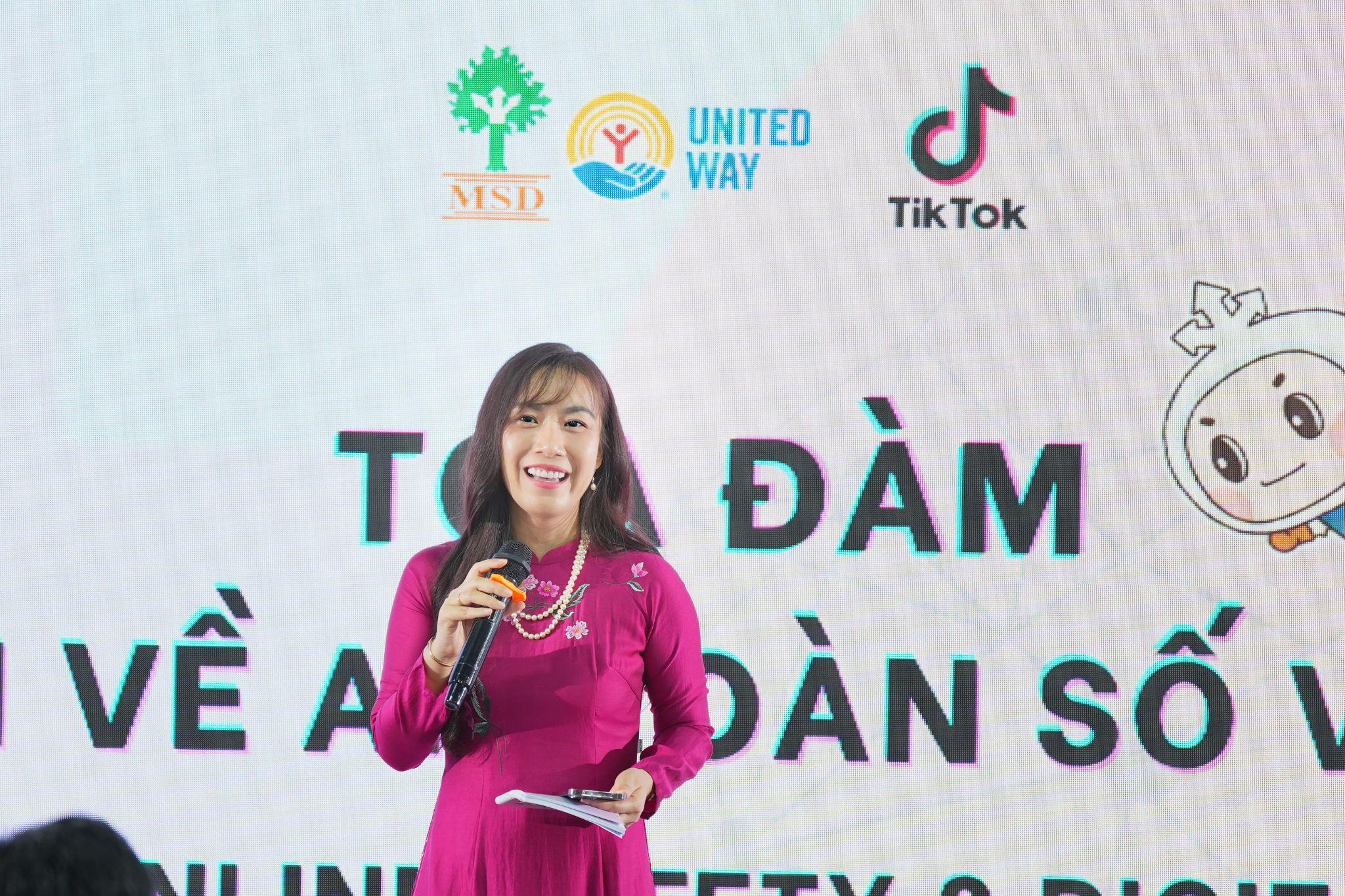 Bà Nguyễn Phương Linh, Viện trưởng Viện nghiên cứu Quản lý Phát triển bền vững (MSD) phát biểu khai mạc sự kiện. 01747578420.jpeg