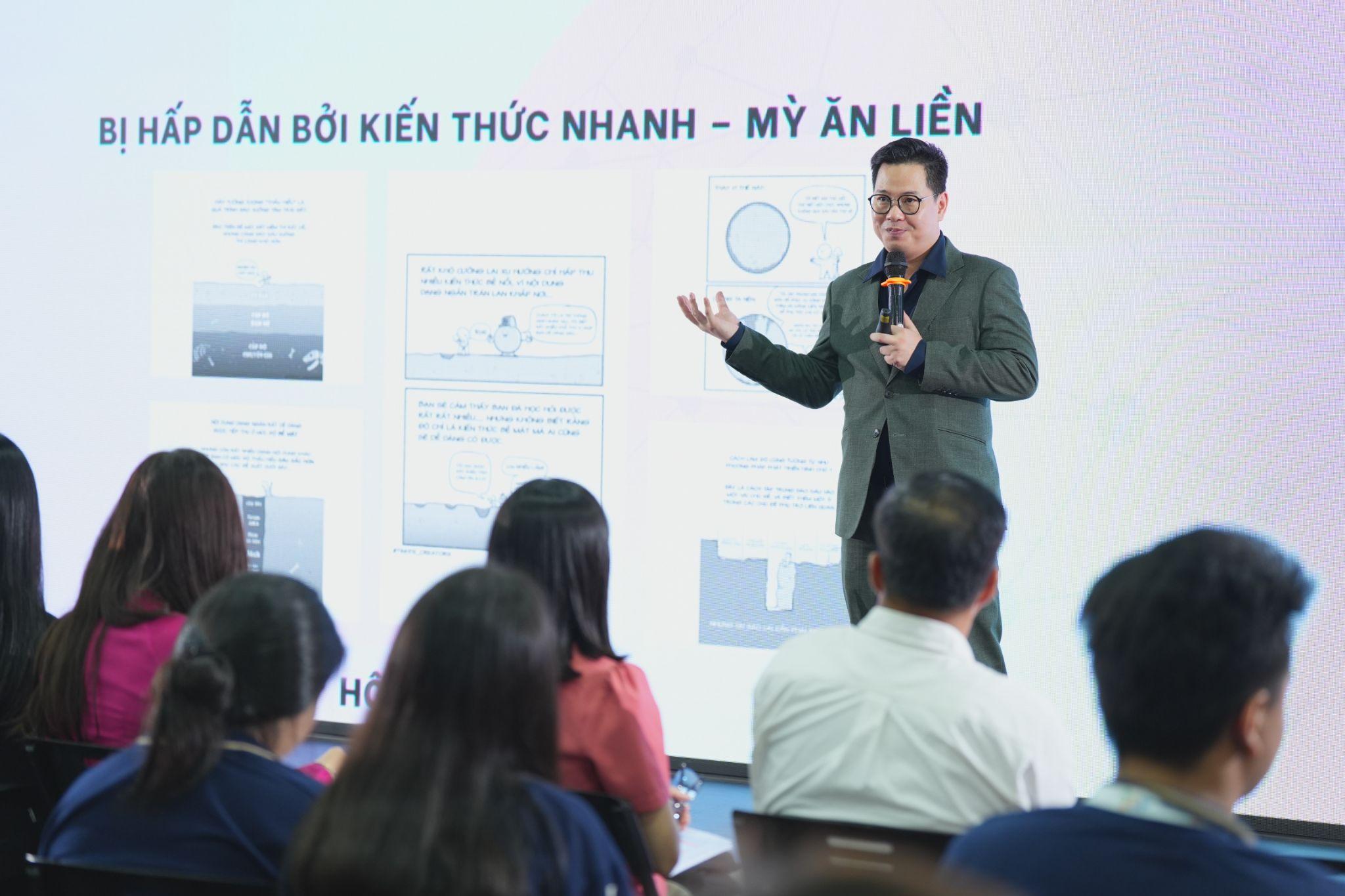 PGS.TS Trần Thành Nam chia sẻ, lắng nghe và đồng hành, không kiểm soát, là chìa khóa để kết nối với thế hệ Z. 21747578420.jpeg
