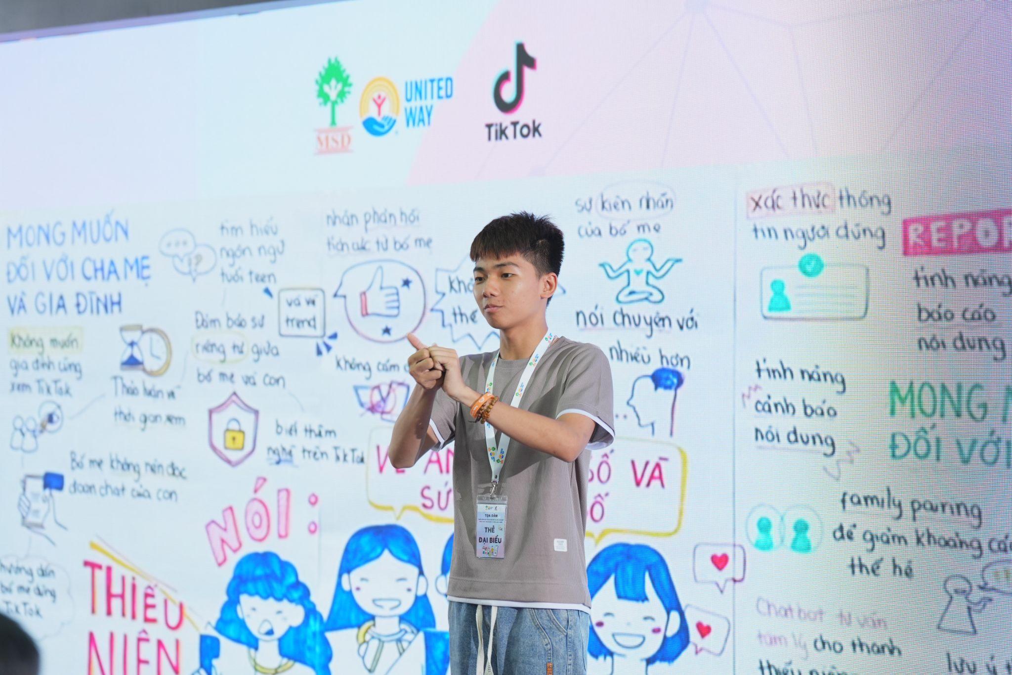 Em N.V đại diện các bạn học sinh chia sẻ tiếng nói. 61747578420.jpeg