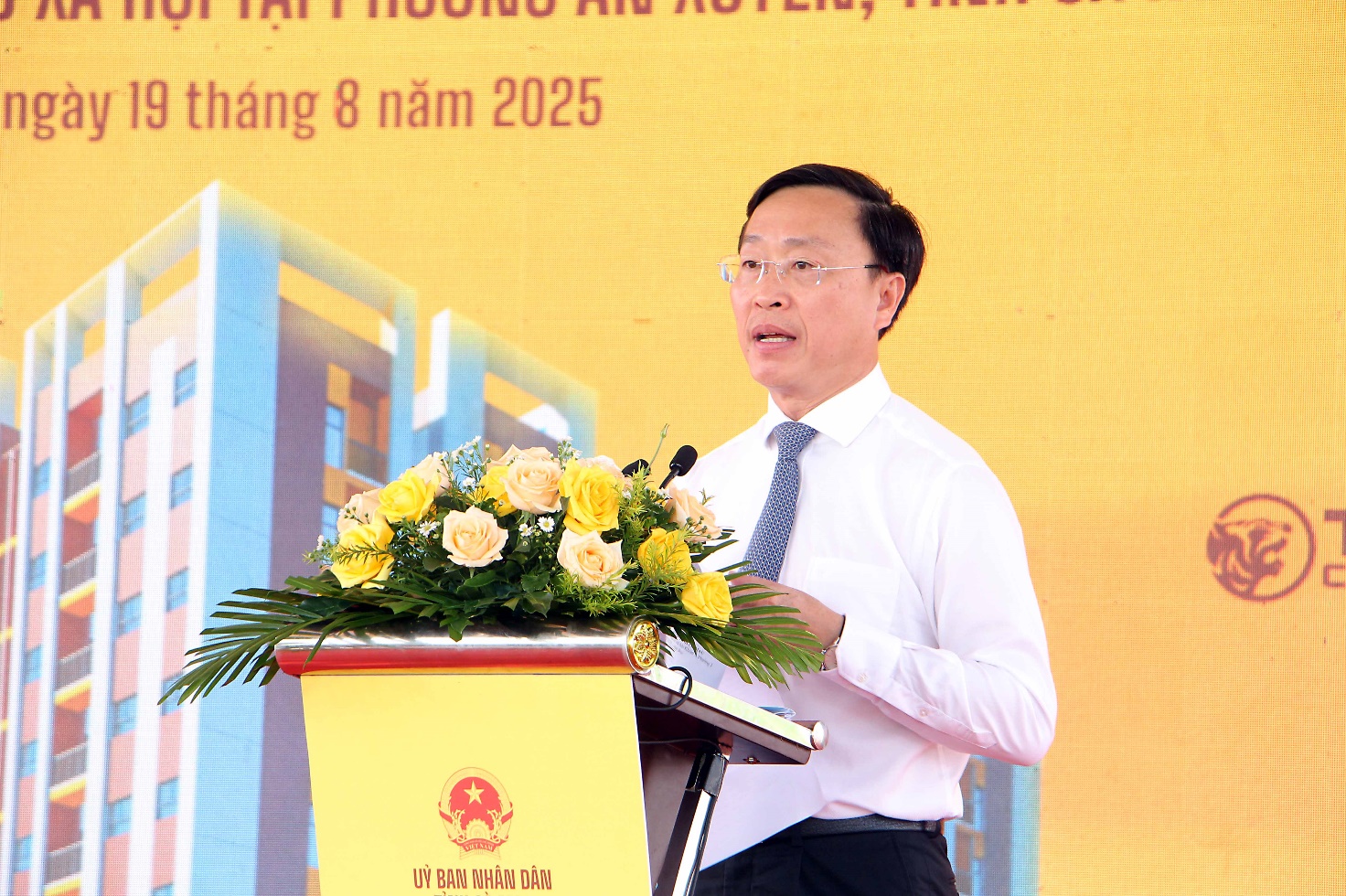 Ông Huỳnh Hữu Trí, Ủy viên Ban Thường vụ Tỉnh ủy, Phó Chủ tịch UBND tỉnh Cà Mau phát biểu tại lễ khởi công. 21755592912.jpeg