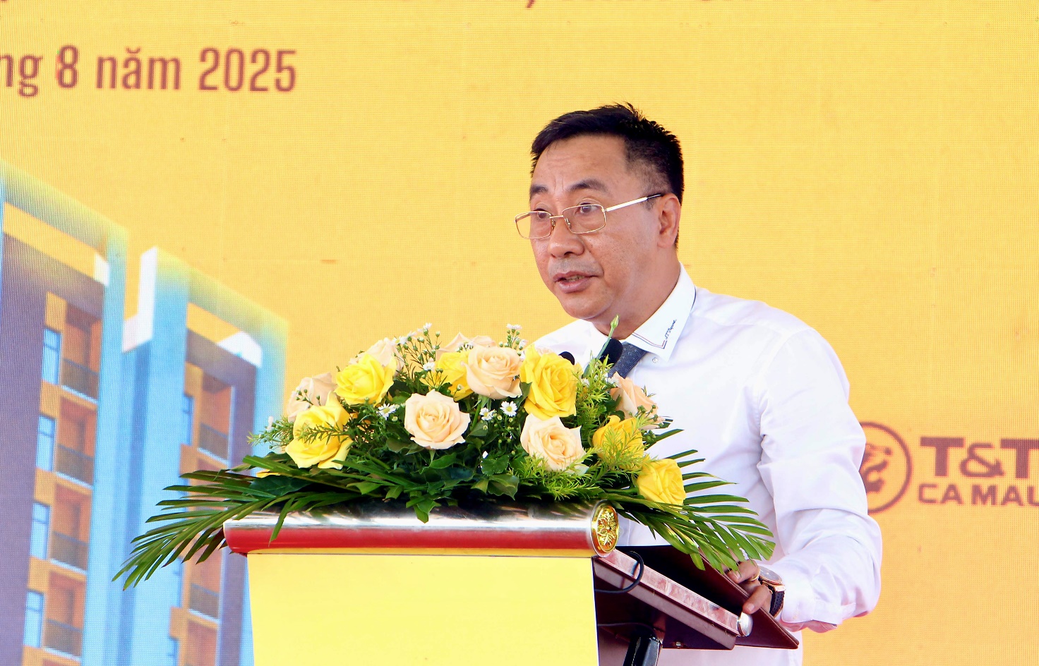 Ông Nguyễn Anh Tuấn, Phó Tổng Giám đốc Tập đoàn T&T Group phát biểu tại lễ khởi công. 31755592912.jpeg