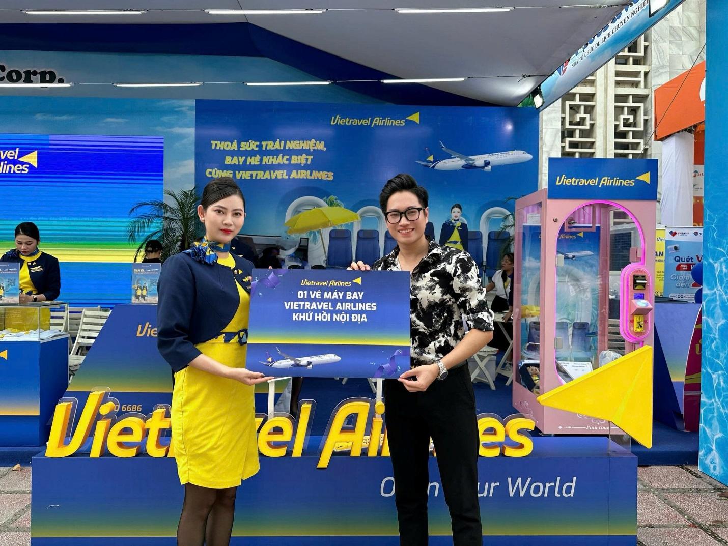 Tại triển lãm, gian trưng bày của Vietravel Airlines được thiết kế thành một chuỗi hành trình cảm xúc với 4 khu vực trải nghiệm. 01756194478.jpeg