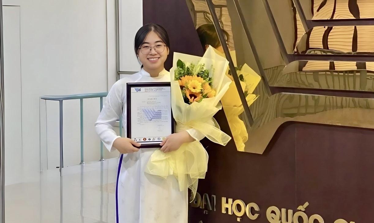 Tạ Ngọc Minh Châu là một trong 20 gương mặt tiêu biểu nhận Giải thưởng Nữ sinh Khoa học Công nghệ Việt Nam năm 2024 với thành tích trong lĩnh vực Công nghệ, kỹ thuật điện, điện tử và viễn thông. Ảnh: NVCC TẠ MINH CHÂU