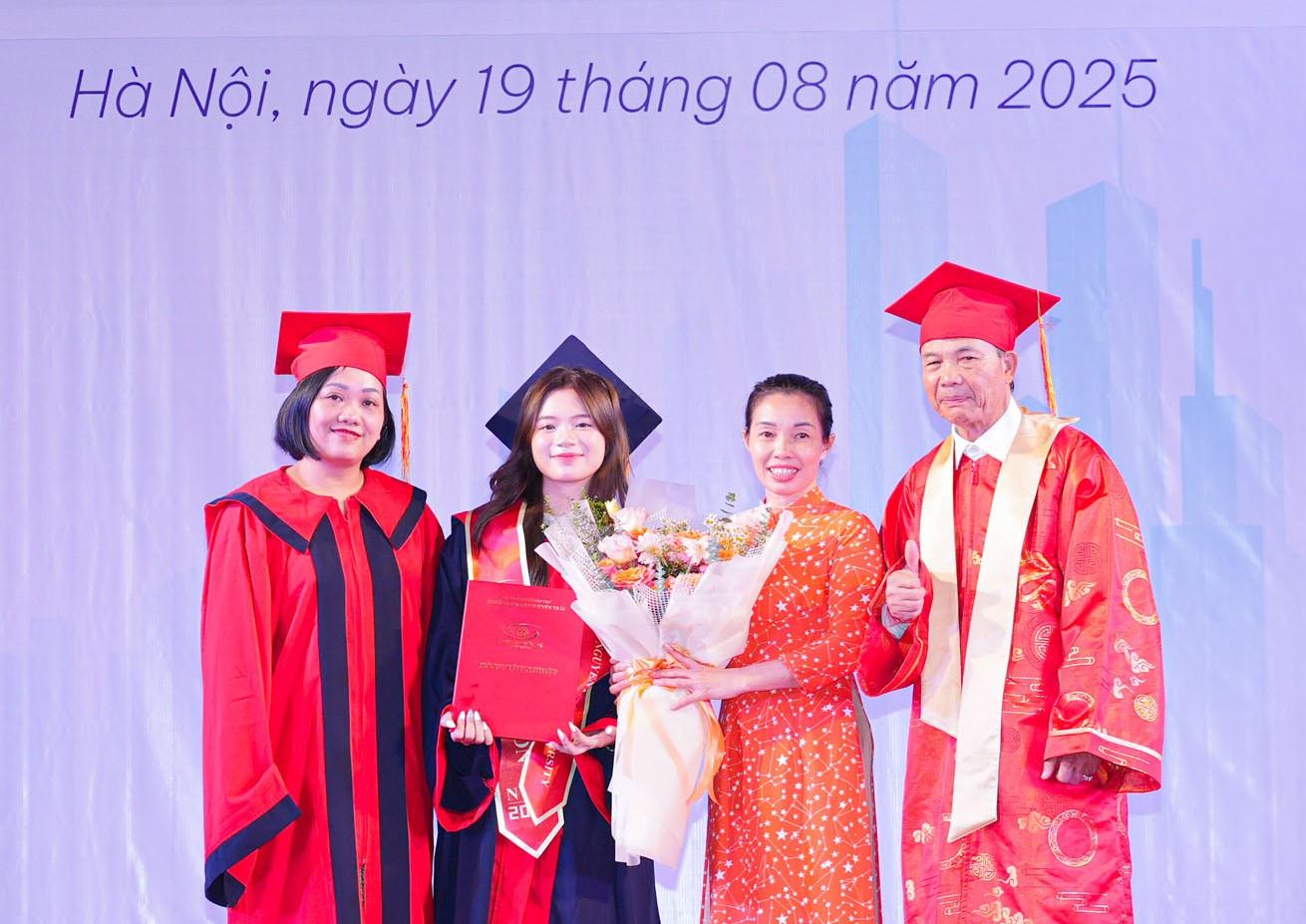 NTU5