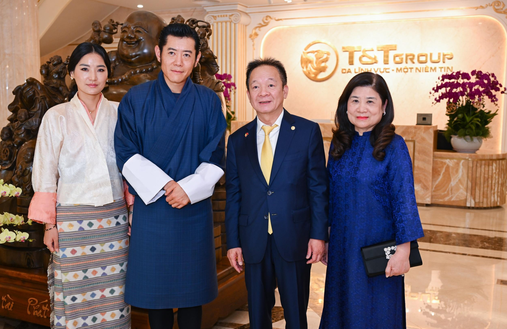 Quốc vương Bhutan cùng Hoàng hậu đến thăm