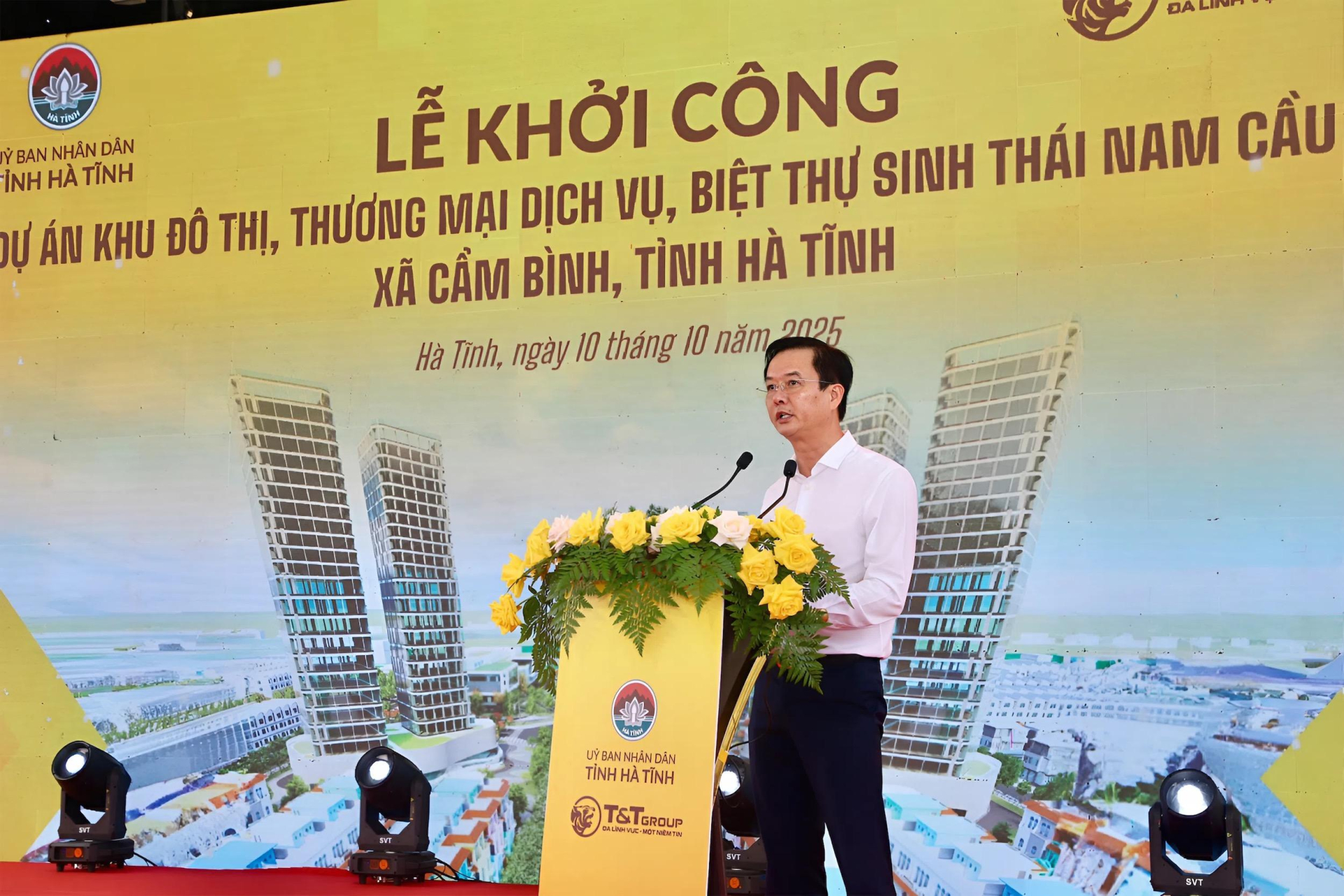 Ông Trần Báu Hà, Phó Chủ tịch UBND tỉnh Hà Tĩnh phát biểu tại lễ khởi công nh 2-2
