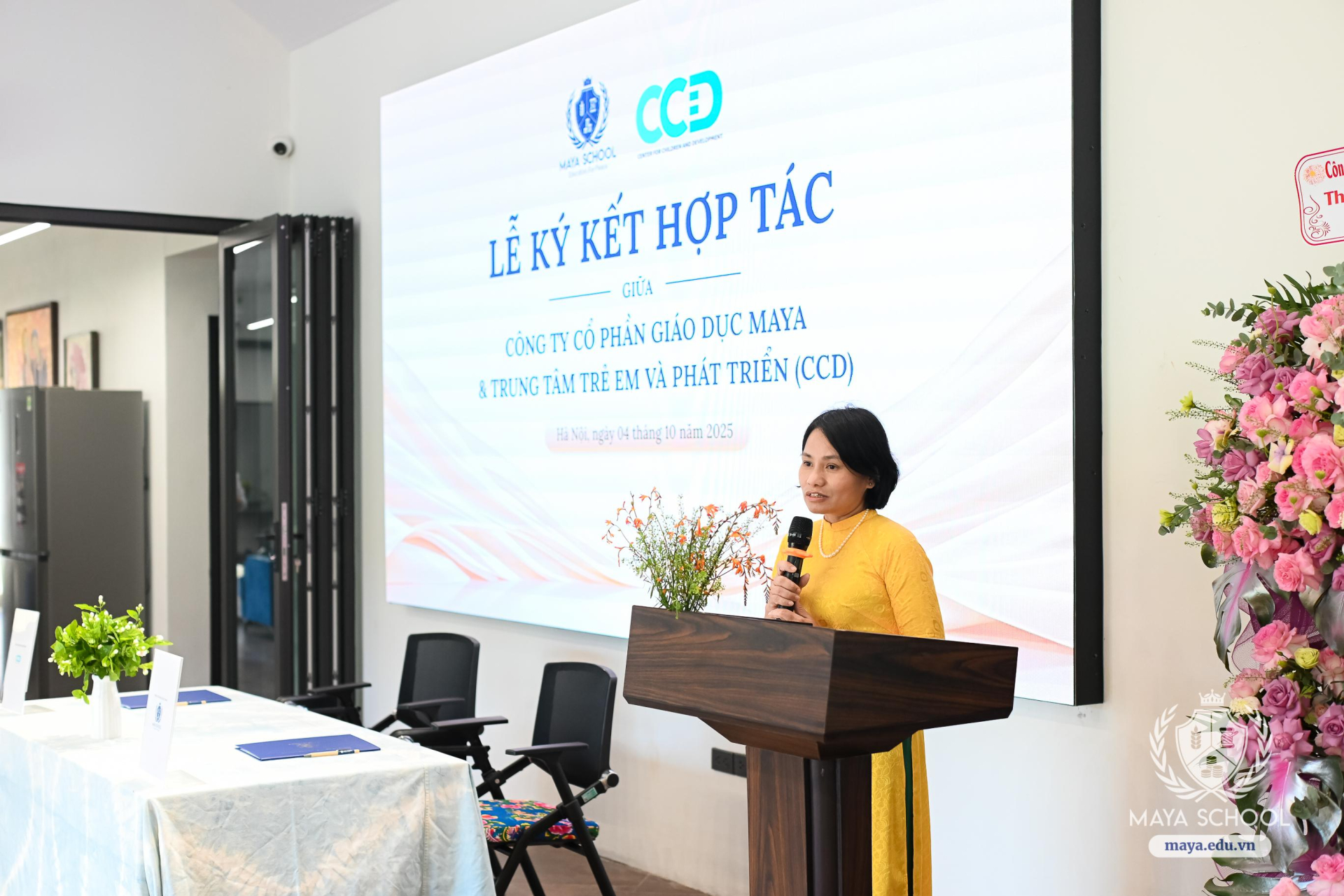 Bà Phí Thị Mai Chi - Sáng lập Trung tâm Trẻ em và Phát triển (CCD), Sáng lập Dự án giáo dục giới tính Teenyeeu chia sẻ tại Lễ ra mắt Phòng tâm lý học đường Maya School phí thị mai