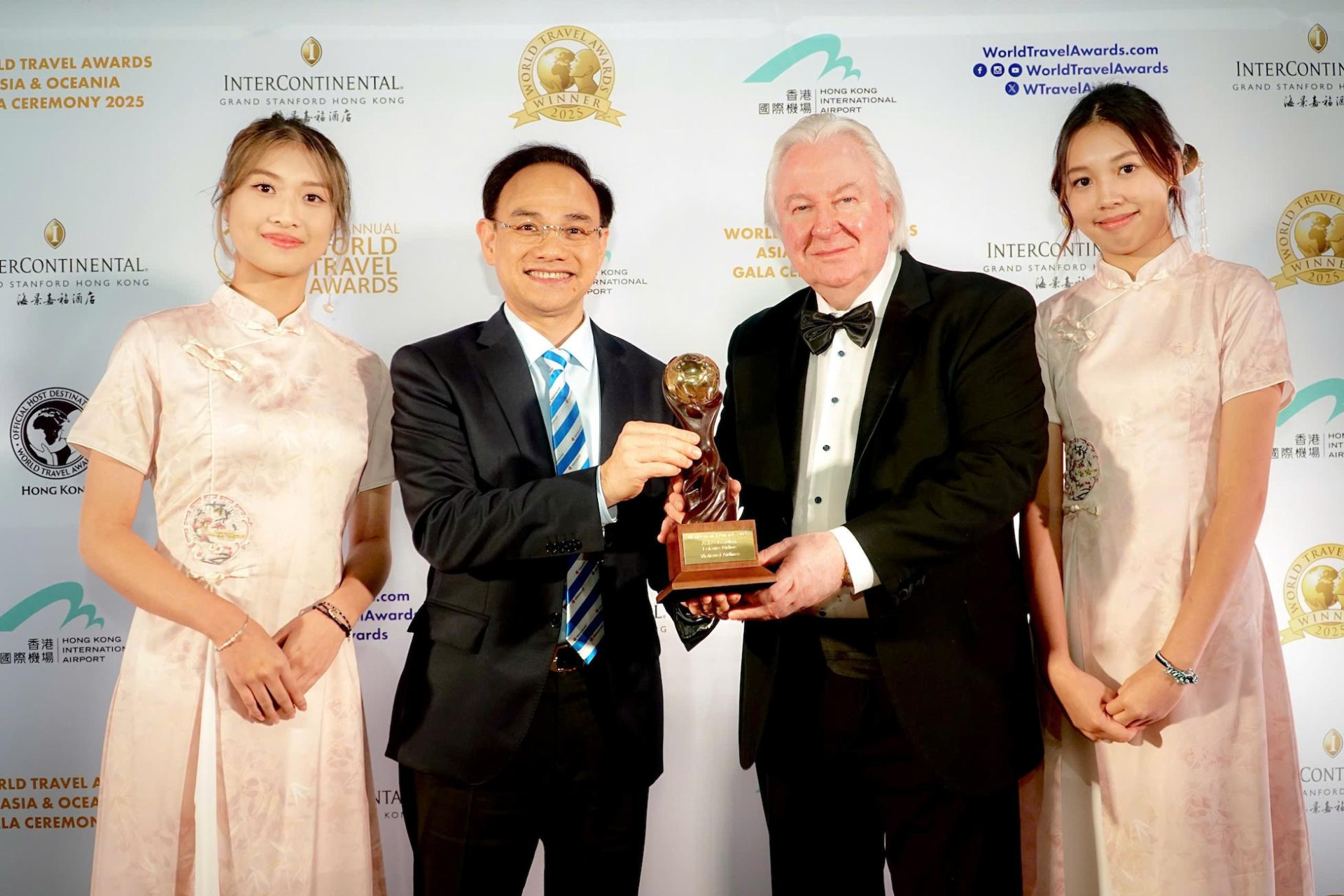 Vietravel Airlines được vinh danh 3 năm liên tiếp tại hạng mục Asia’s Leading Leisure Airline vietravel
