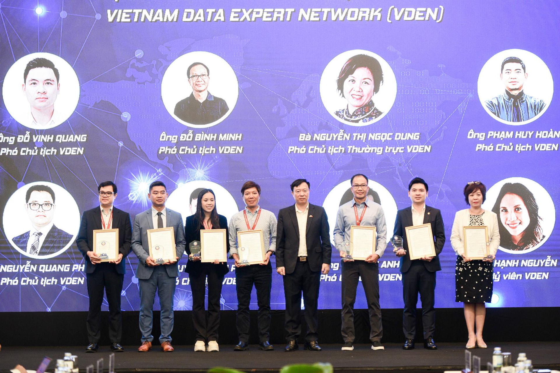 Lễ ra mắt Ban lãnh đạo Mạng lưới chuyên gia dữ liệu toàn cầu VDEN. đỗ vinh quang