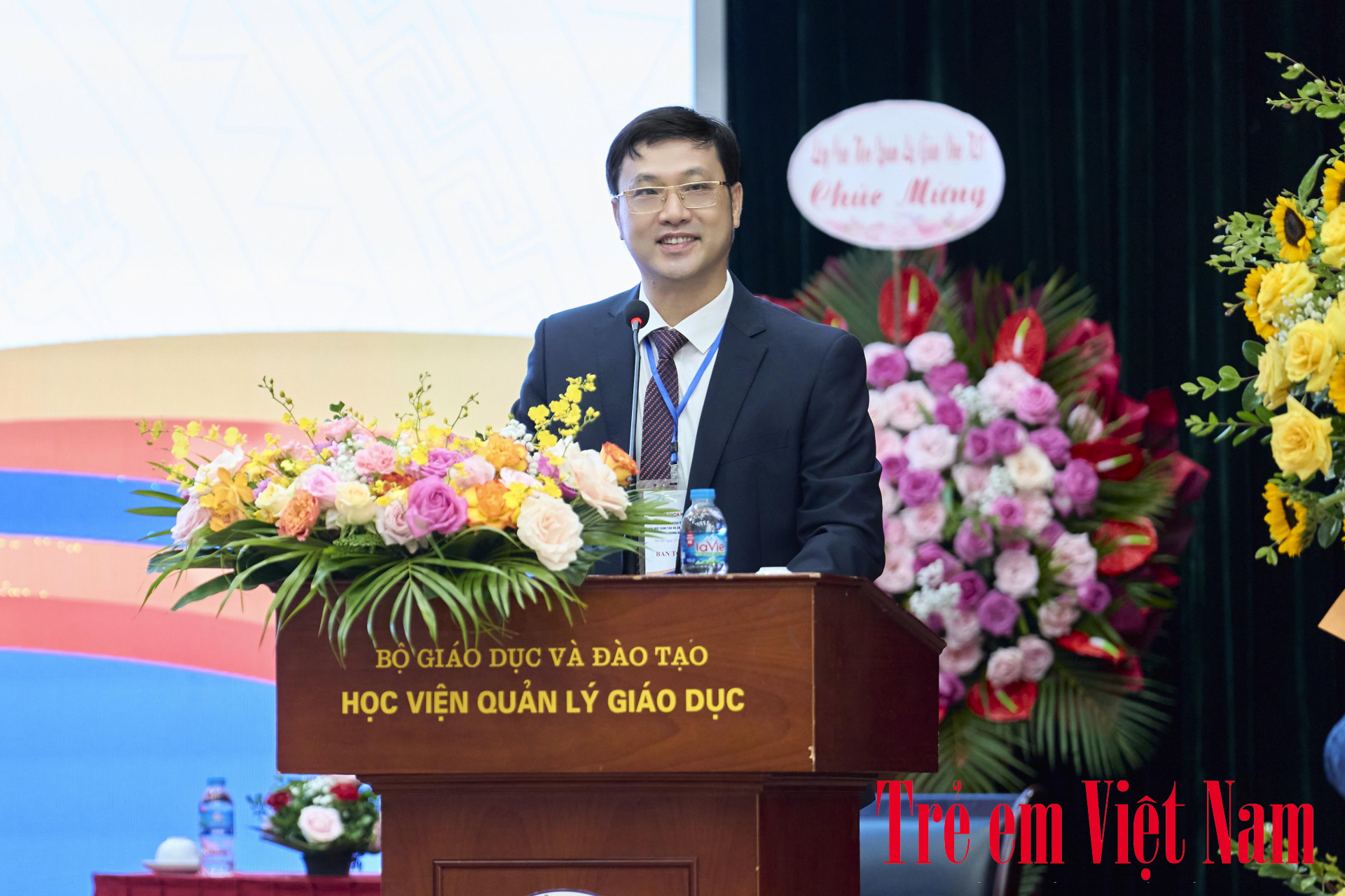 PGS.TS Phạm Văn Thuần - Giám đốc Học viện Quản lý Giáo dục p hát biểu tại Hội thảo lerong.vn_LR_4850